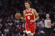 丹尼尔斯4年1亿美元提前续约老鹰 上赛季抢断王